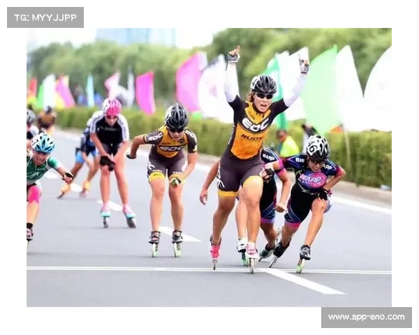 中国轮滑马拉松纪录再创新高 百公里接力赛首次突破三小时大关